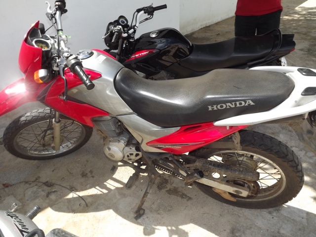 Polícia Civil prende dupla e recupera moto tomada de assalto - Imagem 3