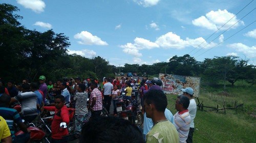 Moradores fazem protesto para dar visibilidade ao desaparecimento de rapaz em Palmeirais - Imagem 9