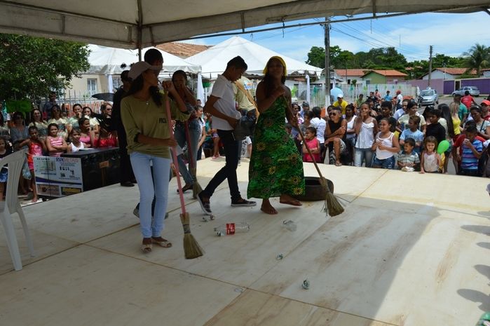 Nota aniversário da cidade II -  Momento das apresentações artísticas na Praça - Imagem 39