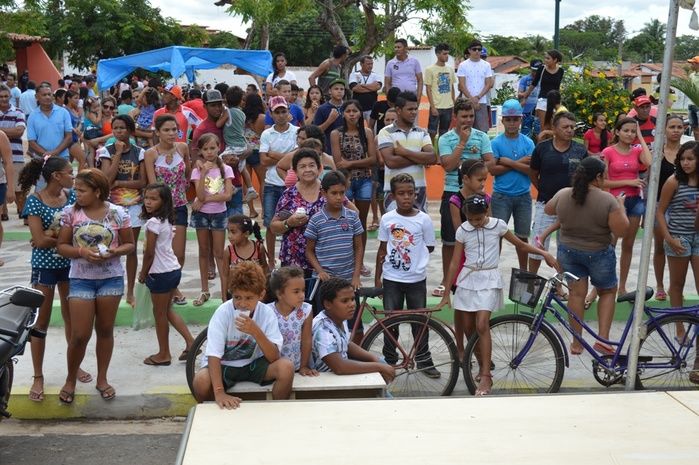 Nota aniversário da cidade II -  Momento das apresentações artísticas na Praça - Imagem 30