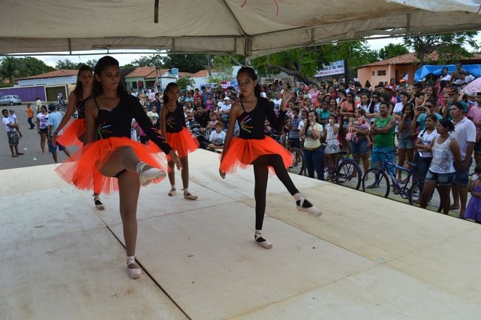 Nota aniversário da cidade II -  Momento das apresentações artísticas na Praça - Imagem 19