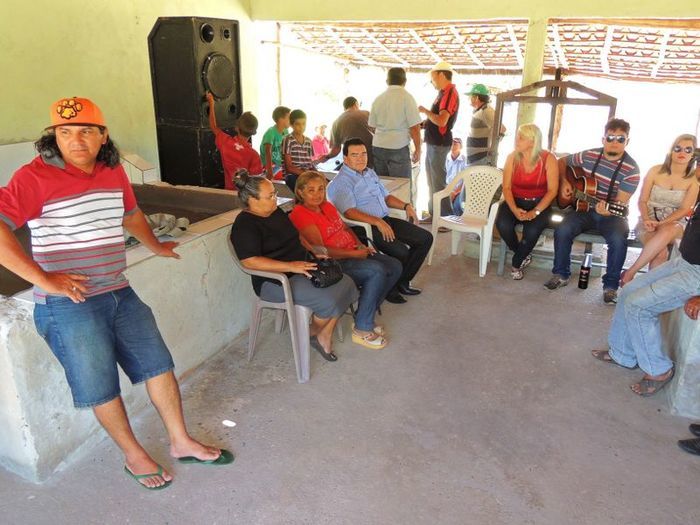 Inauguração na Zona Rural teve a participação do povo, parceiros, secretários, asessores e até vereador de oposição - Imagem 6