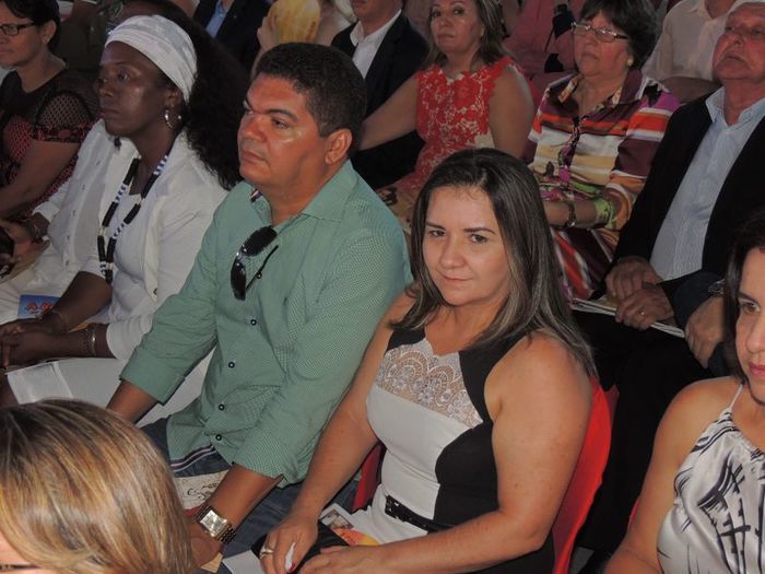 Prefeita Neuma Café é homenageada com medalha durante comemoração dos 192 anos da Batalha do Jenipapo - Imagem 49