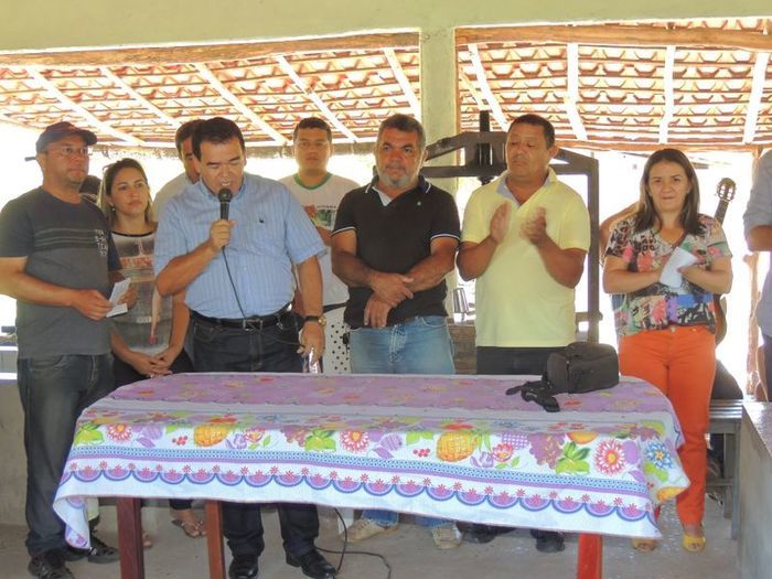 Inauguração na Zona Rural teve a participação do povo, parceiros, secretários, asessores e até vereador de oposição - Imagem 20