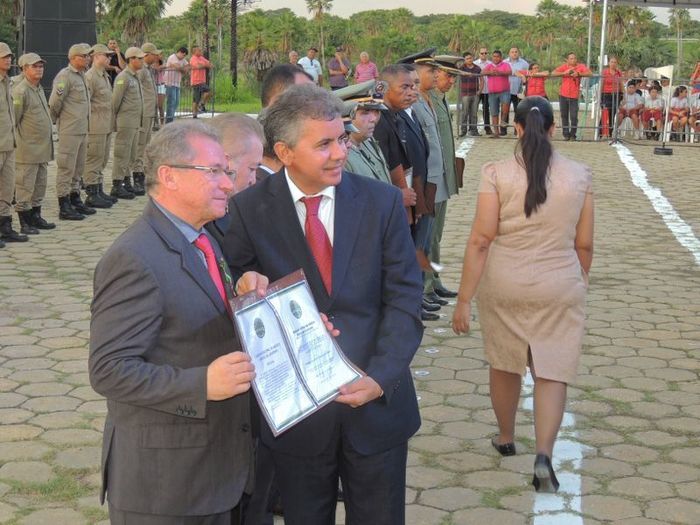 Prefeita Neuma Café é homenageada com medalha durante comemoração dos 192 anos da Batalha do Jenipapo - Imagem 43