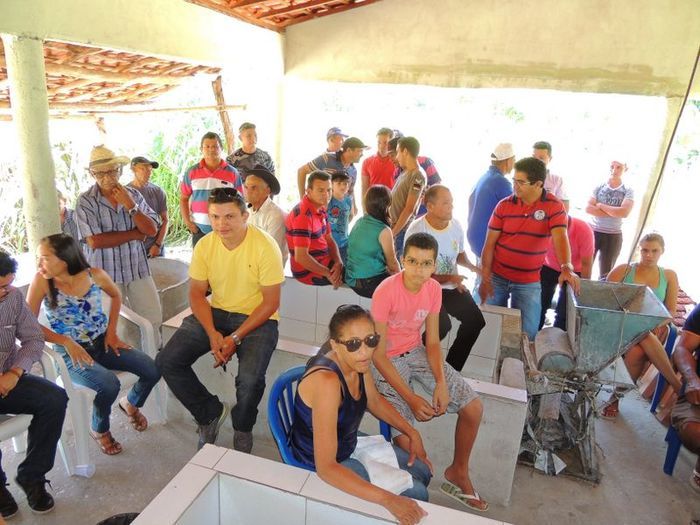 Inauguração na Zona Rural teve a participação do povo, parceiros, secretários, asessores e até vereador de oposição - Imagem 4