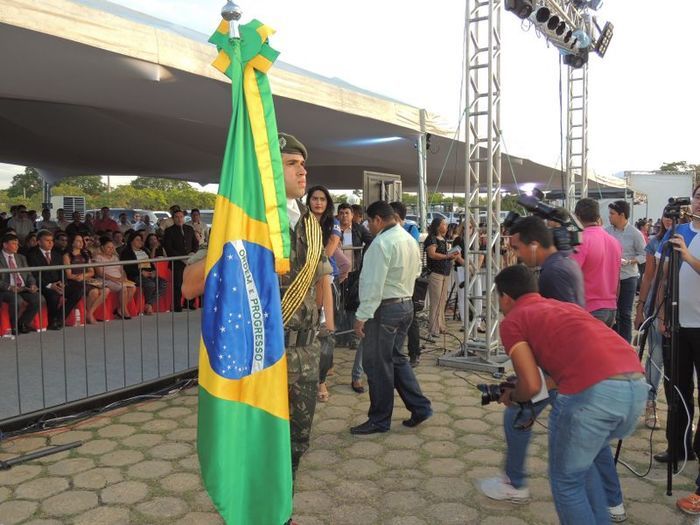 Prefeita Neuma Café é homenageada com medalha durante comemoração dos 192 anos da Batalha do Jenipapo - Imagem 36