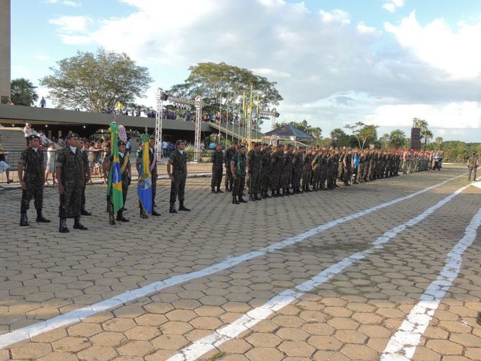 Prefeita Neuma Café é homenageada com medalha durante comemoração dos 192 anos da Batalha do Jenipapo - Imagem 18