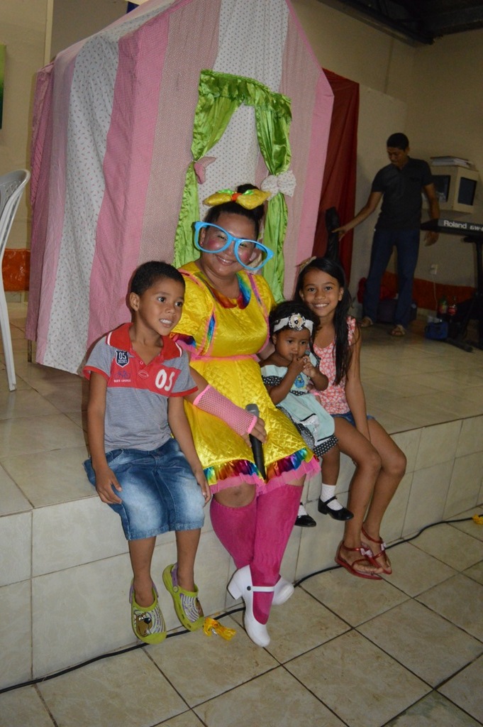 Prefeitura realizou show infantil  com a animadora com a Pitchuquinha e Pitchucão - Imagem 41