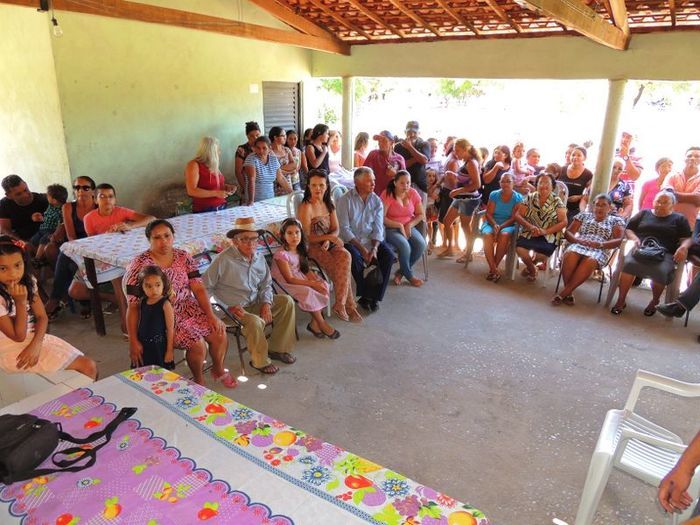 Inauguração na Zona Rural teve a participação do povo, parceiros, secretários, asessores e até vereador de oposição - Imagem 11