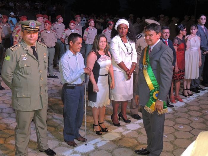 Prefeita Neuma Café é homenageada com medalha durante comemoração dos 192 anos da Batalha do Jenipapo - Imagem 54