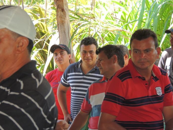 Inauguração na Zona Rural teve a participação do povo, parceiros, secretários, asessores e até vereador de oposição - Imagem 18