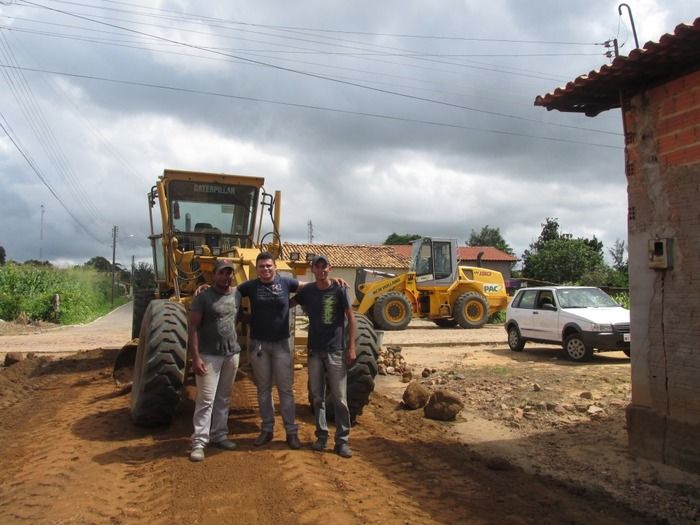 Secretaria de obras e transporte Recupera estradas no centro e interior de Agricolândia - Imagem 3