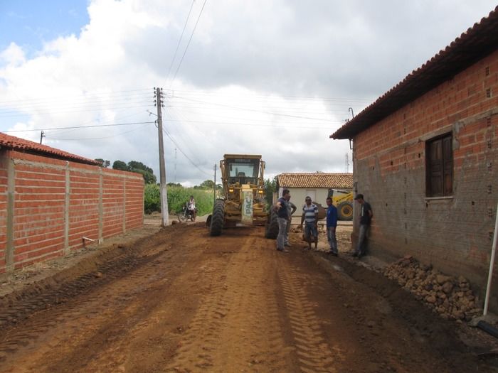 Secretaria de obras e transporte Recupera estradas no centro e interior de Agricolândia - Imagem 5