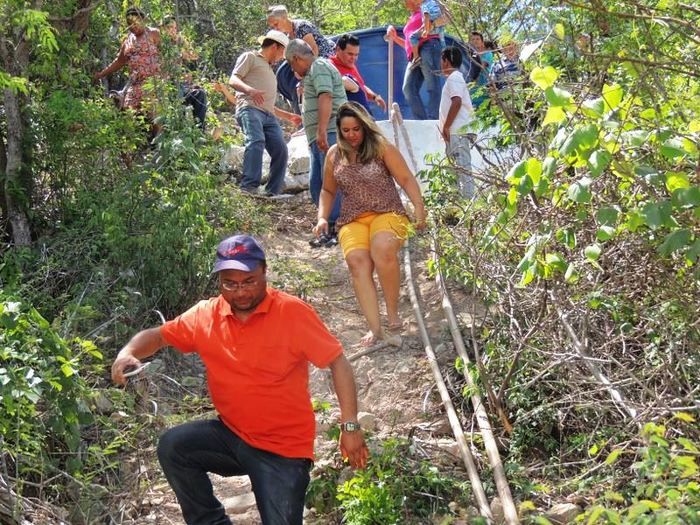 Prefeita Neuma Café entrega as comunidades Pilões e Porteiras II sistema de abastecimento de água - Imagem 56