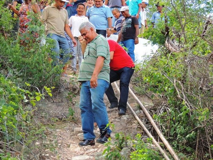 Prefeita Neuma Café entrega as comunidades Pilões e Porteiras II sistema de abastecimento de água - Imagem 57
