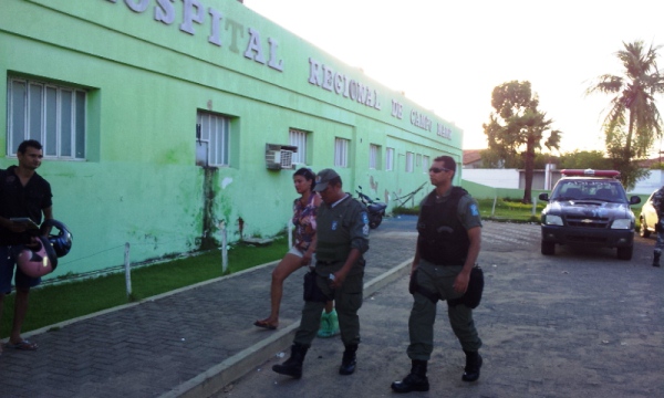 Marido que levou facada da esposa tenta vingança ao sair do hospital, mas é preso - Imagem 4