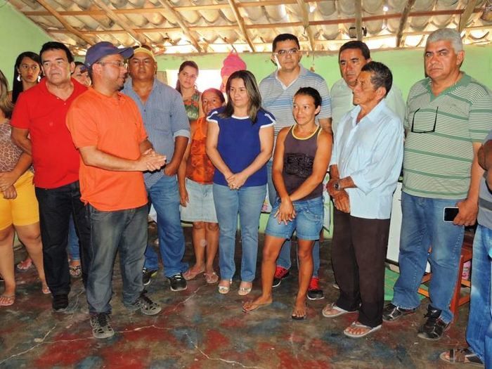 Prefeita Neuma Café entrega as comunidades Pilões e Porteiras II sistema de abastecimento de água - Imagem 12