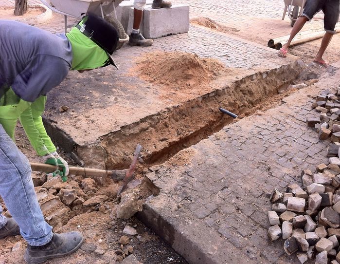  Prefeitura Municipal de Bom Jesus realiza reforma e melhora infraestrutura e saneamento na cidade - Imagem 2