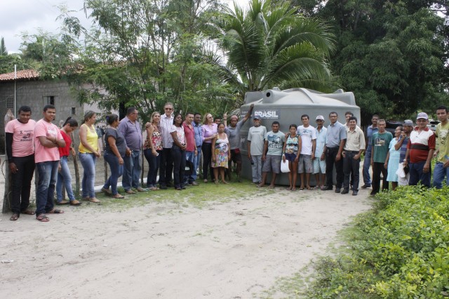 Famílias da zona rural de Miguel Alves são beneficiadas com cisternas - Imagem 19