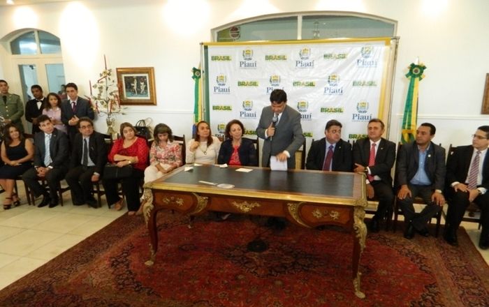 Ministra entrega veículo e equipamentos para CT de Pedro II - Imagem 6