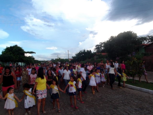 Secretarias realizam caminhada em comemoração ao Dia Internacional da Mulher - Imagem 7