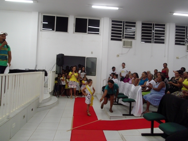 Secretarias realizam caminhada em comemoração ao Dia Internacional da Mulher - Imagem 35