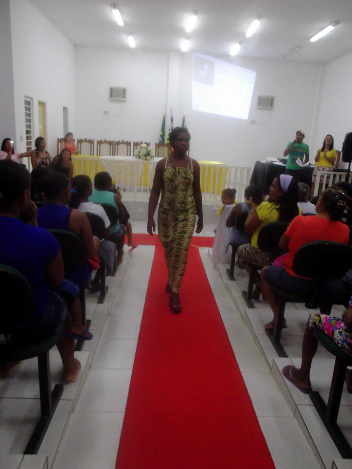 Secretarias realizam caminhada em comemoração ao Dia Internacional da Mulher - Imagem 43