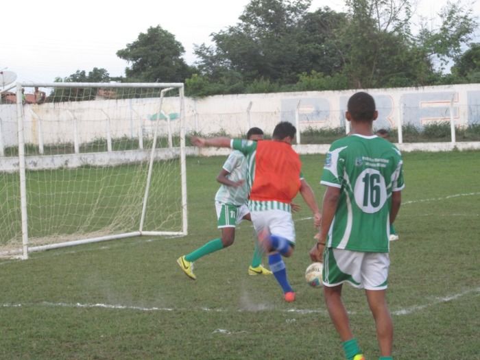 Time do prefeito Walter Alencar empata com o time de veteranos do prefeito Adalberto de Santo Antônio dos Milagres - Imagem 24