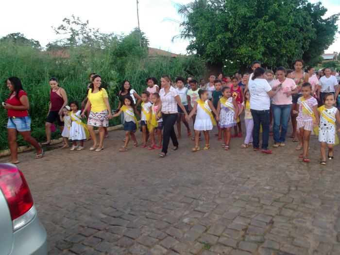 Secretarias realizam caminhada em comemoração ao Dia Internacional da Mulher - Imagem 6