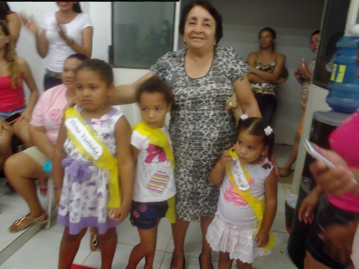 Secretarias realizam caminhada em comemoração ao Dia Internacional da Mulher - Imagem 41