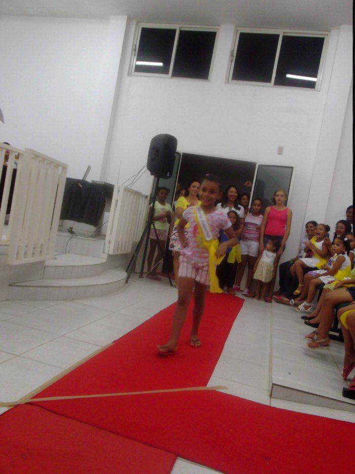 Secretarias realizam caminhada em comemoração ao Dia Internacional da Mulher - Imagem 39