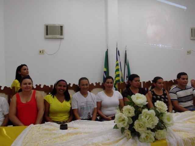 Secretarias realizam caminhada em comemoração ao Dia Internacional da Mulher - Imagem 27