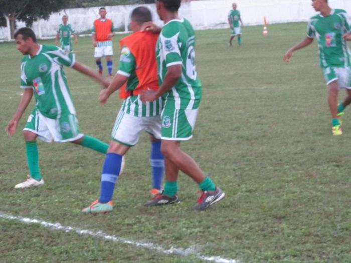 Time do prefeito Walter Alencar empata com o time de veteranos do prefeito Adalberto de Santo Antônio dos Milagres - Imagem 31