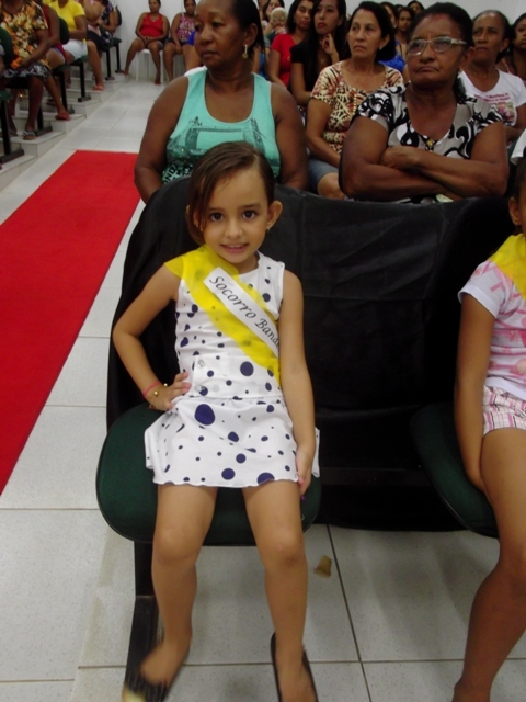 Secretarias realizam caminhada em comemoração ao Dia Internacional da Mulher - Imagem 31