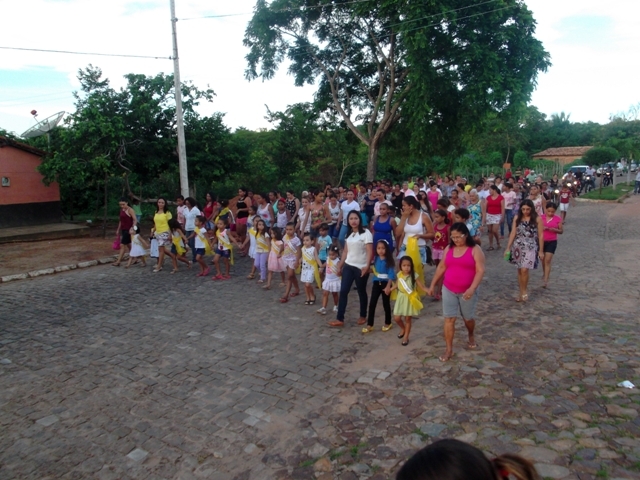 Secretarias realizam caminhada em comemoração ao Dia Internacional da Mulher - Imagem 10