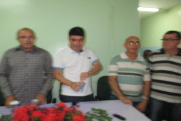 Toma posse o novo diretor do Hospital Regional Dr. Francisco Ayres Cavalcante - Imagem 95