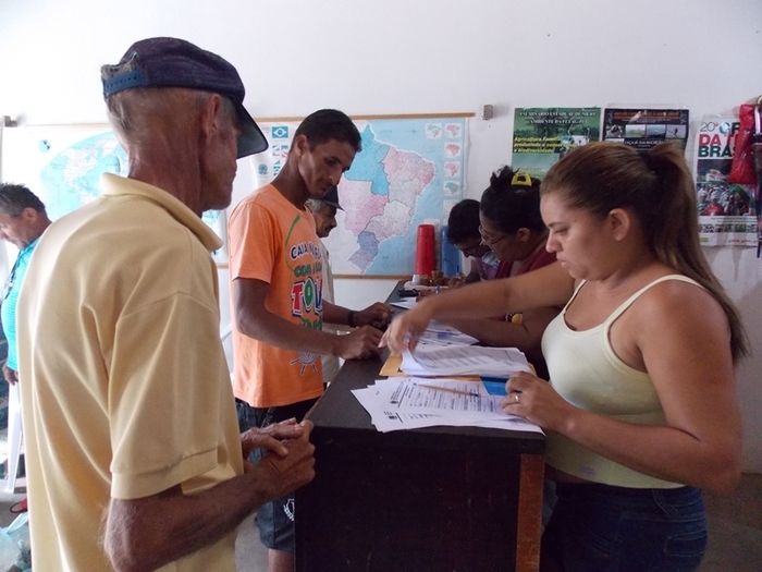 Secretaria Municipal de Agricultura faz entrega das sementes de feijão para os agricultores  - Imagem 5