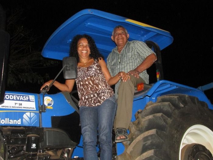 Associação consegue Trator através de Reivindicação a Deputada Federal Iracema Portela   - Imagem 2