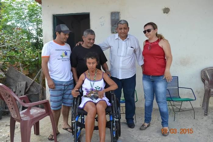 Prefeitura faz entrega de cadeiras de rodas para portadores de necessidades especiais - Imagem 9