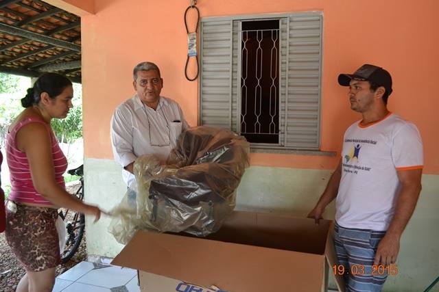 Prefeitura faz entrega de cadeiras de rodas para portadores de necessidades especiais - Imagem 6