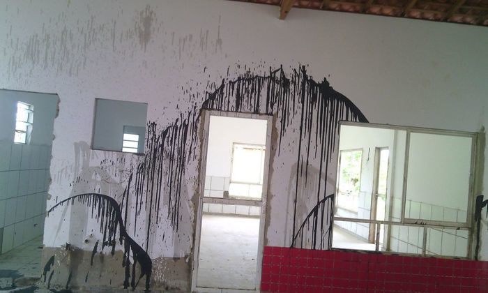 JUAZEIRO DO PIAUÍ: Vândalos picham paredes e quebram vitrôs da Creche Municipal - Imagem 6