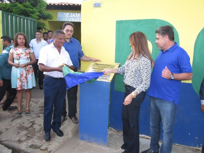 Prefeito Walter Alencar e Lideranças politicas entregam obras de Reformas e Ampliação em Agricolândia - Imagem 27