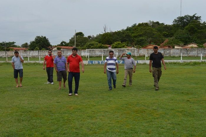     Prefeito e Secretários discutem reforma do Estádio municipal e Quadra Poliesportiva  - Imagem 5