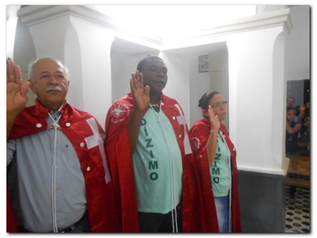 Confraria do Divino Espírito Santo da Confederação Valenciana recebe novos associados de Inhuma - Imagem 32