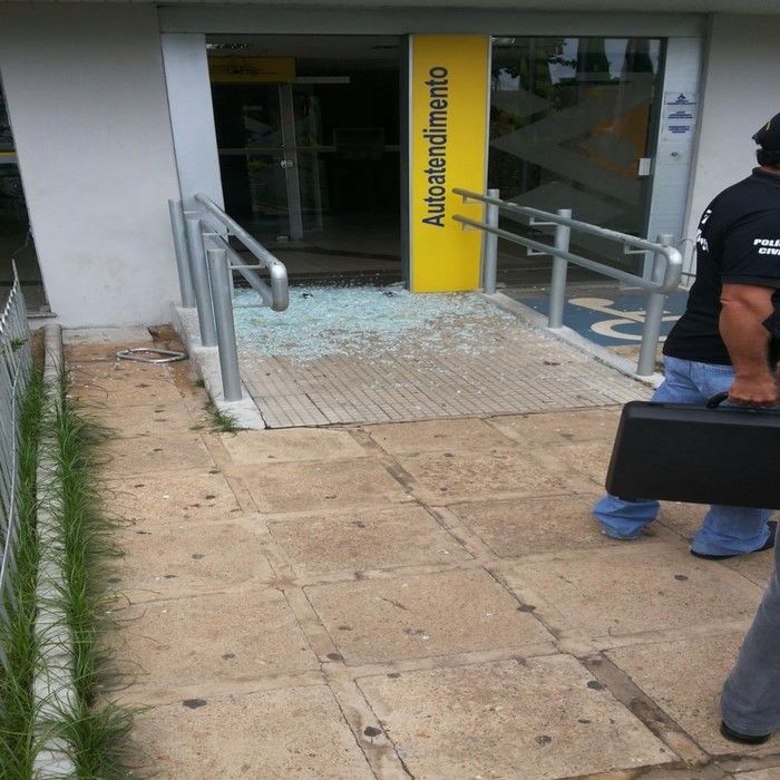 Bando arromba cofre do BB de Elesbão Veloso - Imagem 6