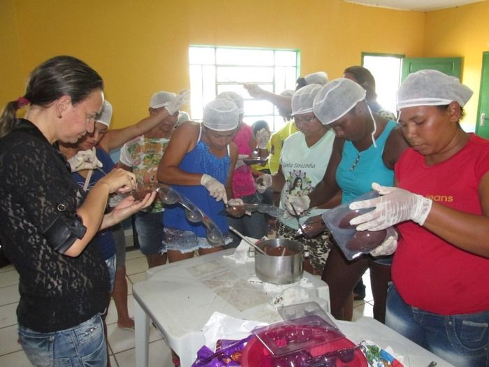CRAS Realiza Oficina de ovos de Páscoa para 22 mães em Agricolândia - Imagem 15