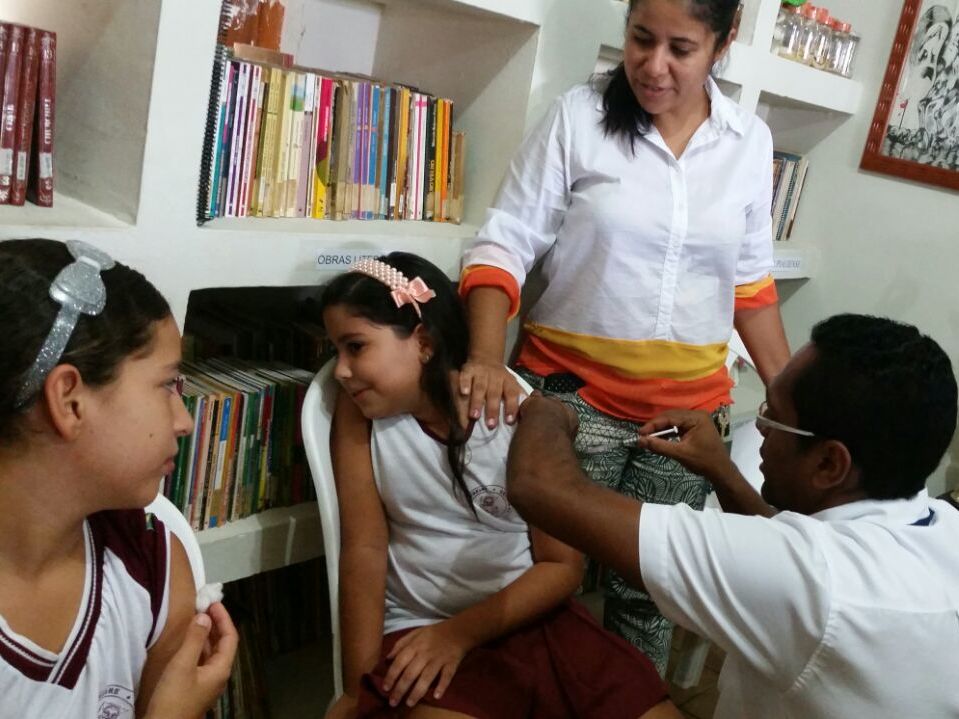 Escolas de Oeiras recebem campanha de vacinação contra HPV