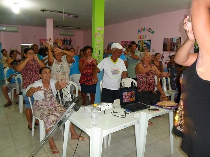 Idosos do Grupo da Alegria participam de encontro interativo e informativo no CRAS. - Imagem 5