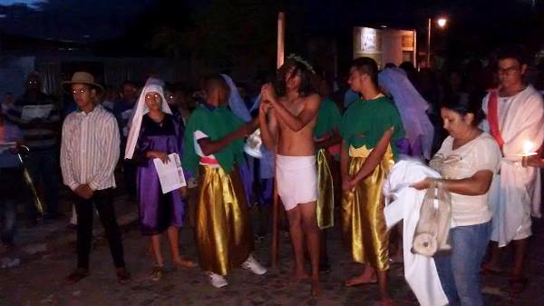 Fiéis da paróquia Santo Inácio de Loyola participaram da ultima Via- Sacra antes do domingo de Ramos - Imagem 4